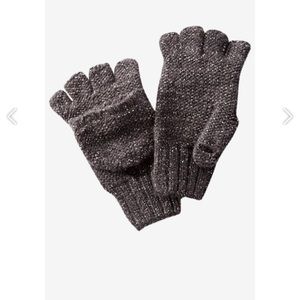 Express mittens!! Grey w/silver throughout😍